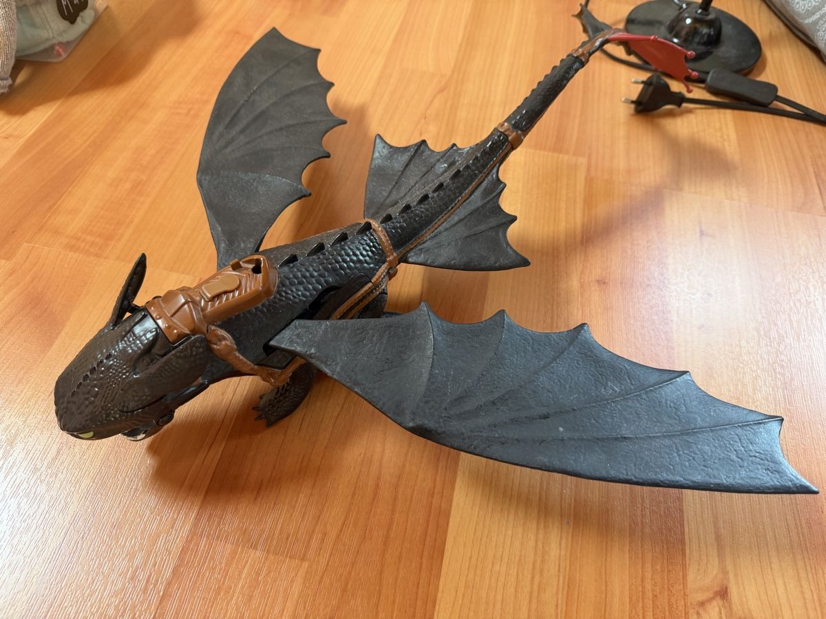Giocattoli: Toothless Drache Actionfigur mit beweglichen Flügeln – Usato da Ottenbach venduto da madsurgeon 2