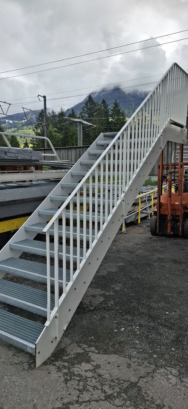 Scale: Treppe mit Geländer und Podest – Usato da Reichenbach i. K. venduto da Wskorpion 2