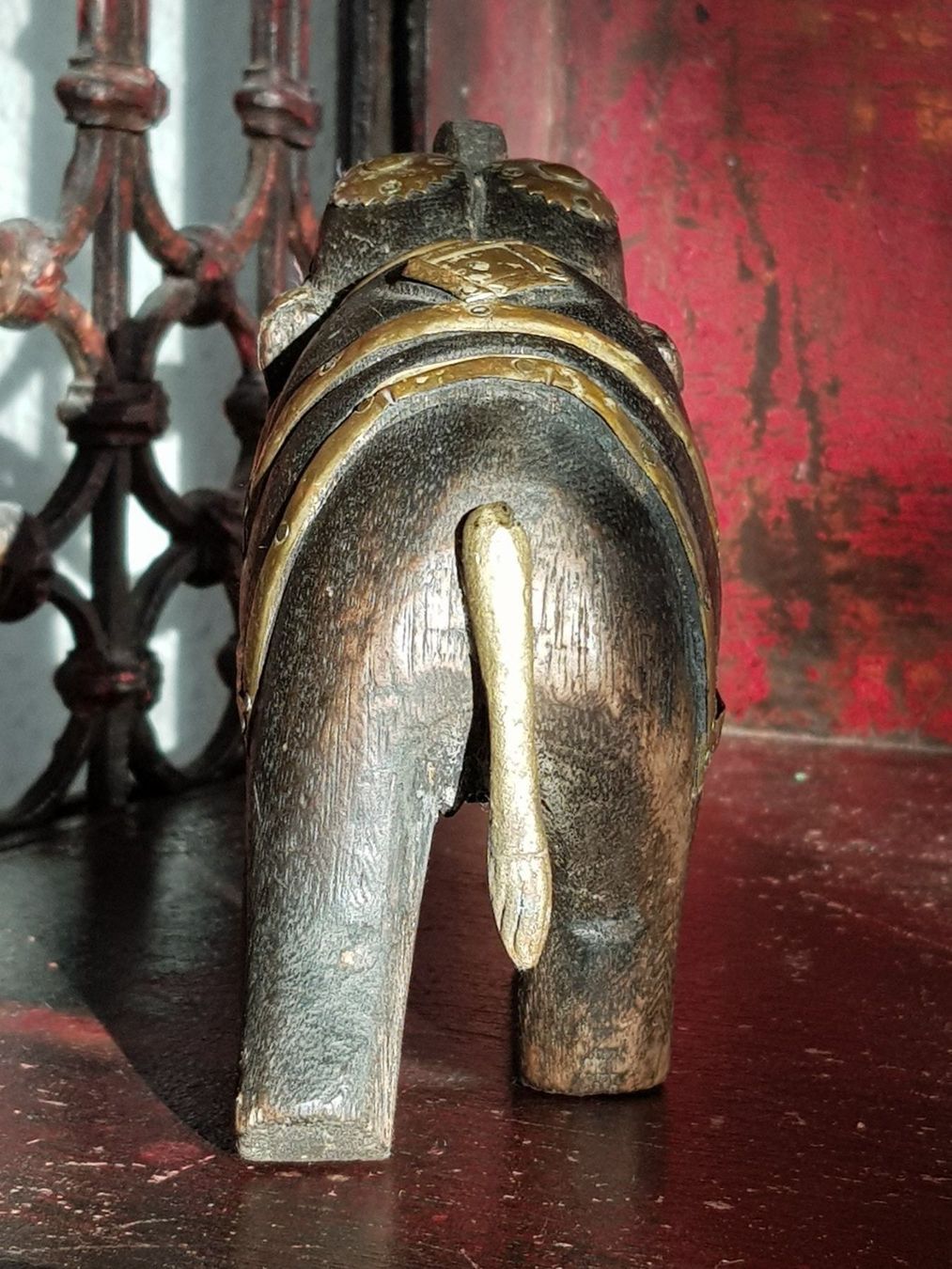 Statuette: INDISCHER HOLZELEFANT MIT MESSING – Usato da Root venduto da LifestyleAccessoires 3