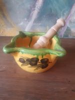 Mortier et son pilon en terre cuite provençal