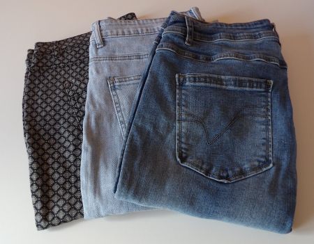 3 Jeans - Grösse 44- Kurzgrösse, mit schmalem Bein - günstig