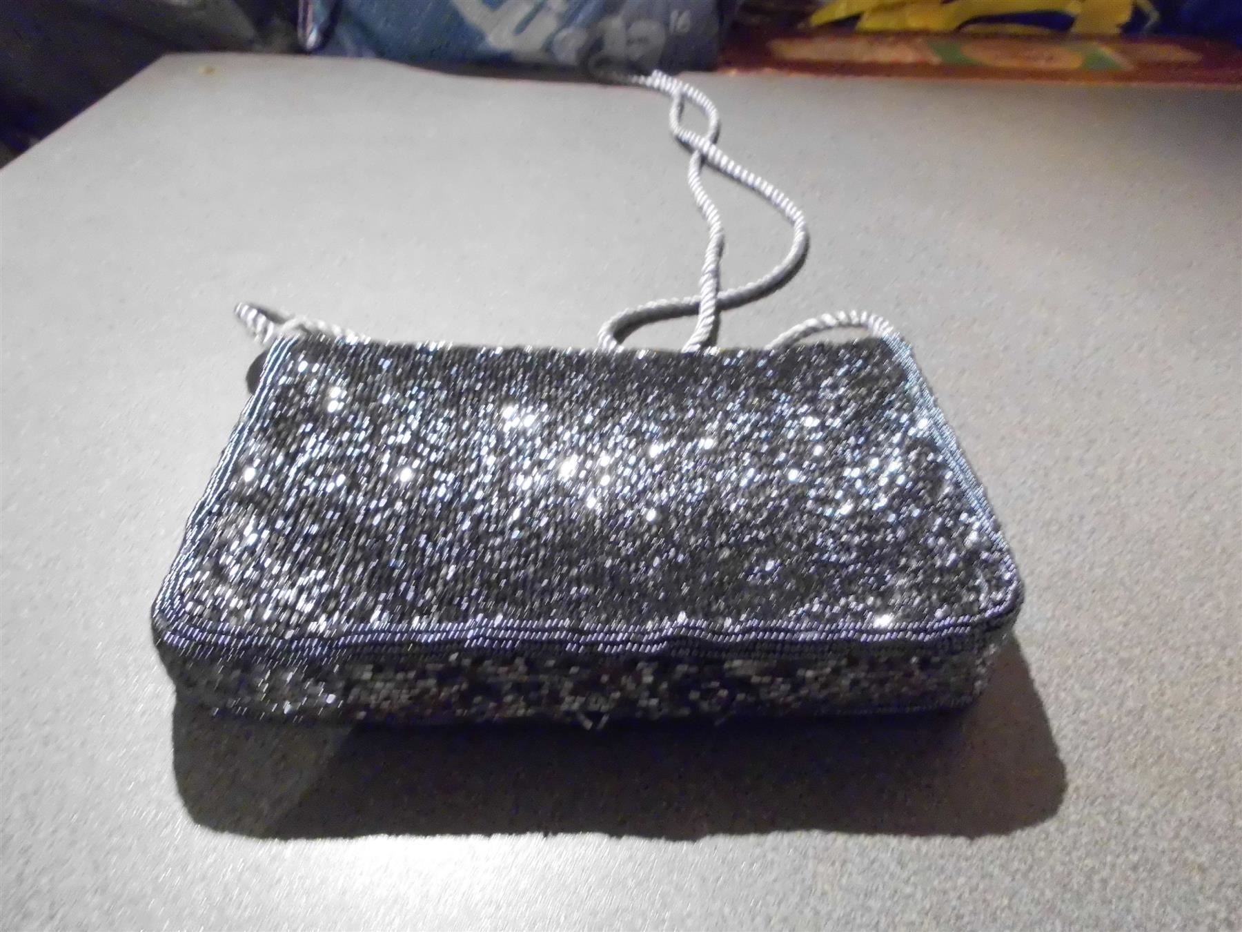 Taschen für Damen: Tasche Muster mit Perlen – Gebraucht aus Zürich von abraxas1291 2