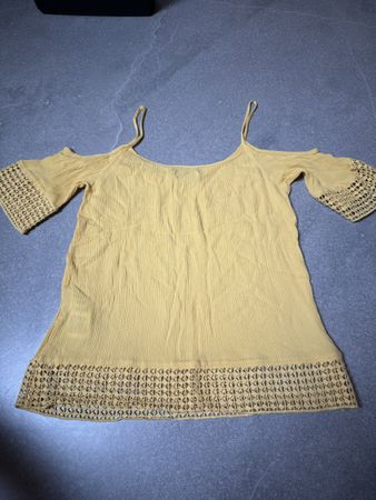 Sommerliches Pigalle Top, Gelb, Gr. 3 Lochstickerei