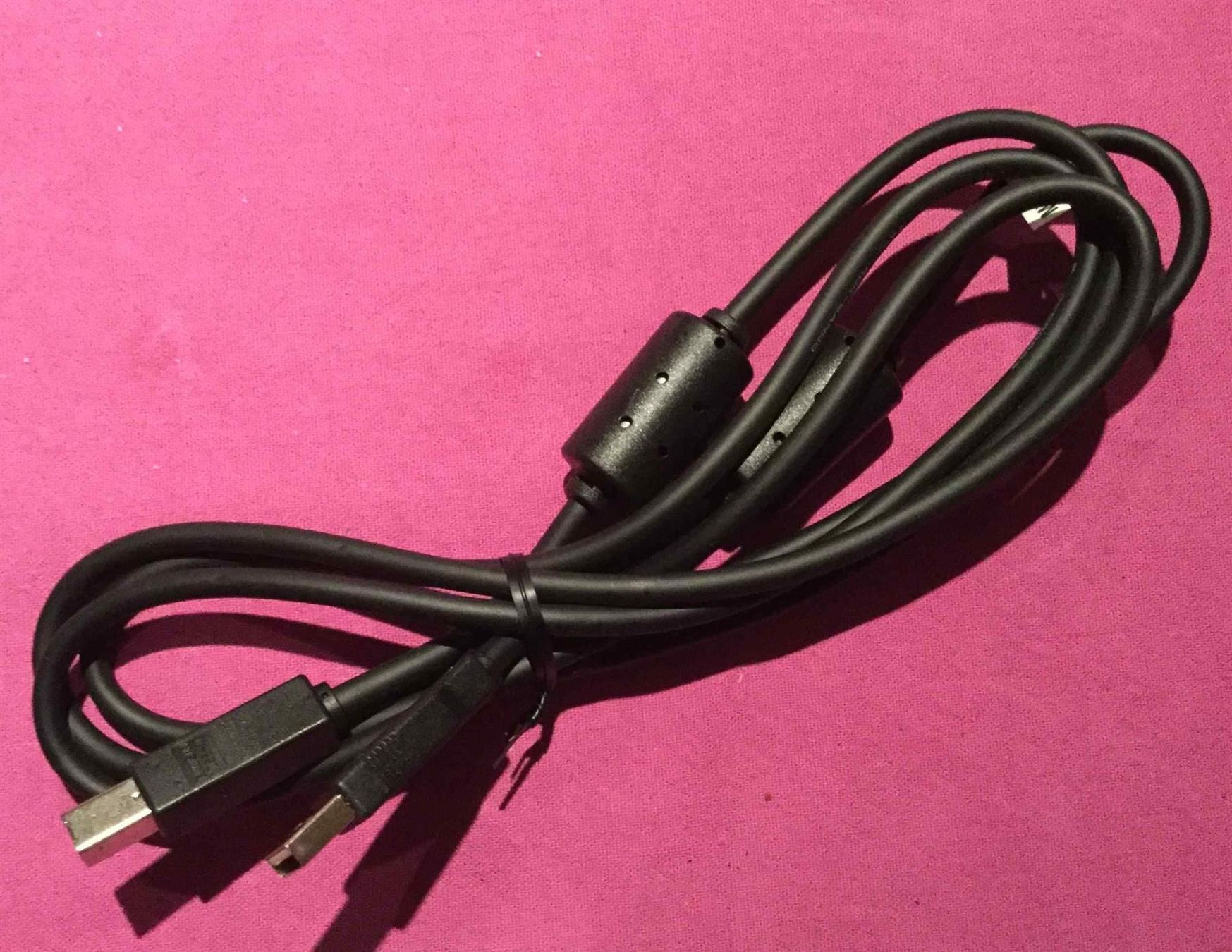 Cavi: Monitorkabel VGA / DVI / Displayport – Nuovo e nell'imballaggio originale da Hallwil venduto da Fustcomputer 3