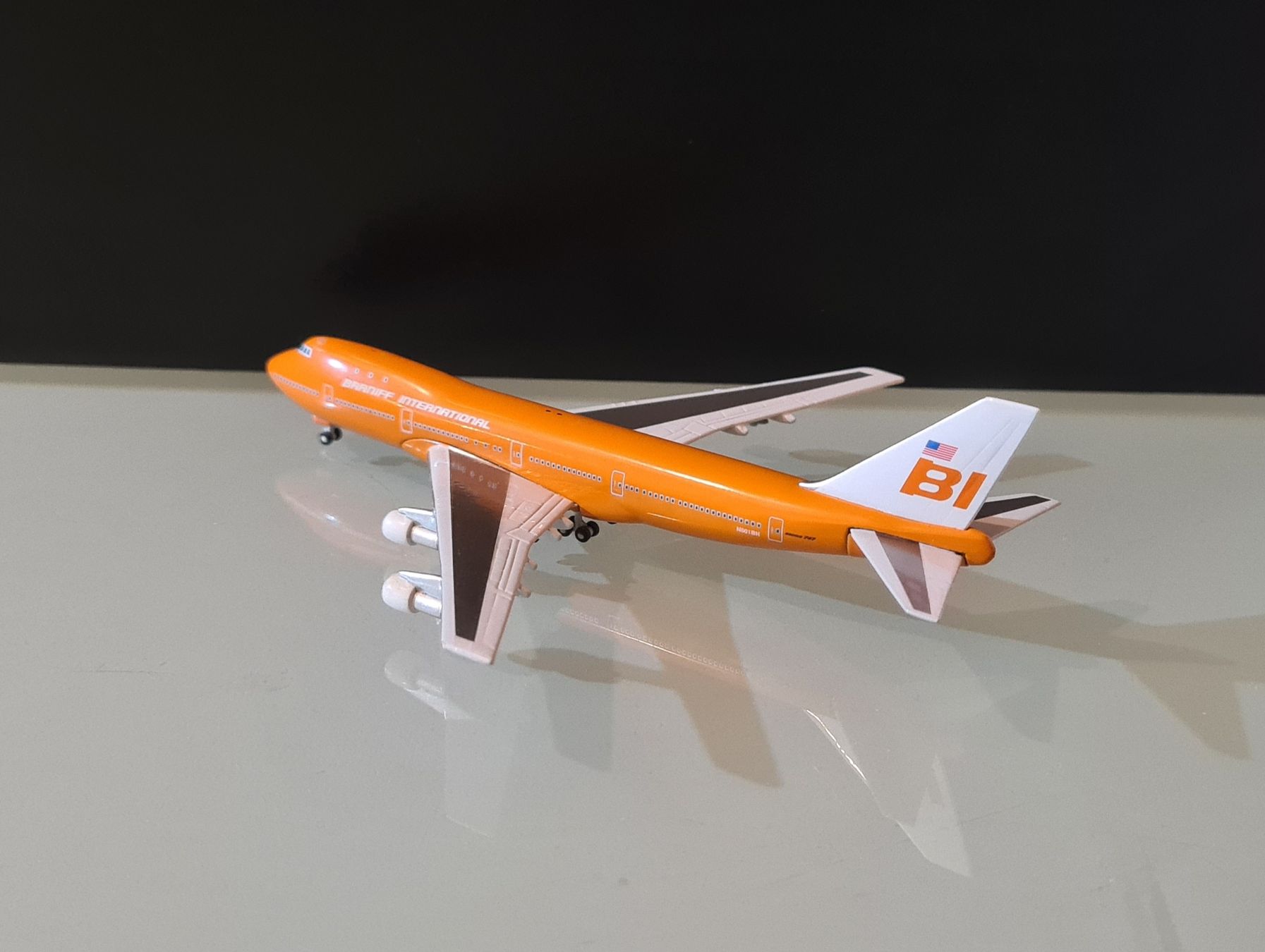 Schuco Kit di modellismo & Modellini statici: Schuco Braniff International 1:500 – Usato da Uetendorf venduto da myhome12 1