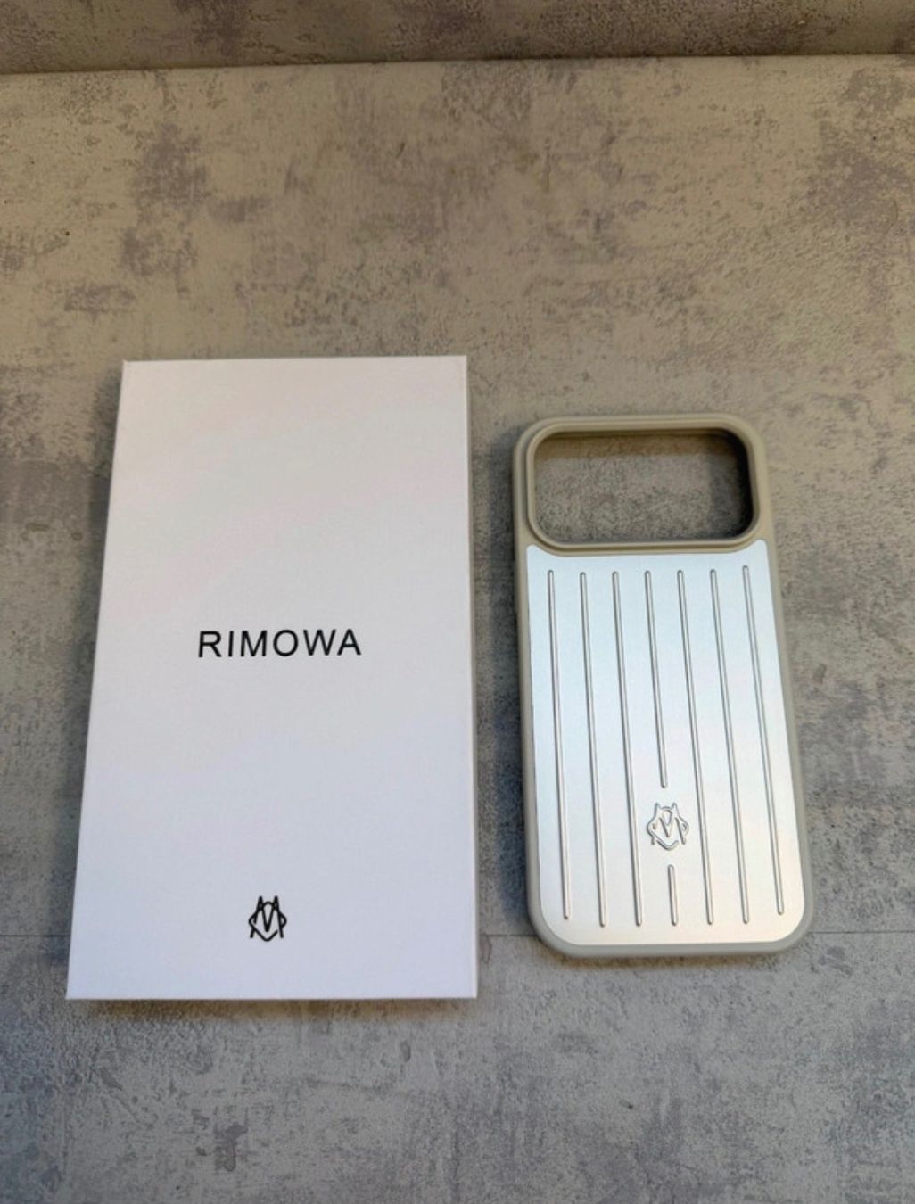 Apple Covers & Schutzfolien: IPhone 17 Pro Max Rimowa Case – Neu (gemäss Beschreibung) aus Campocologno von fsc.7wcp 1