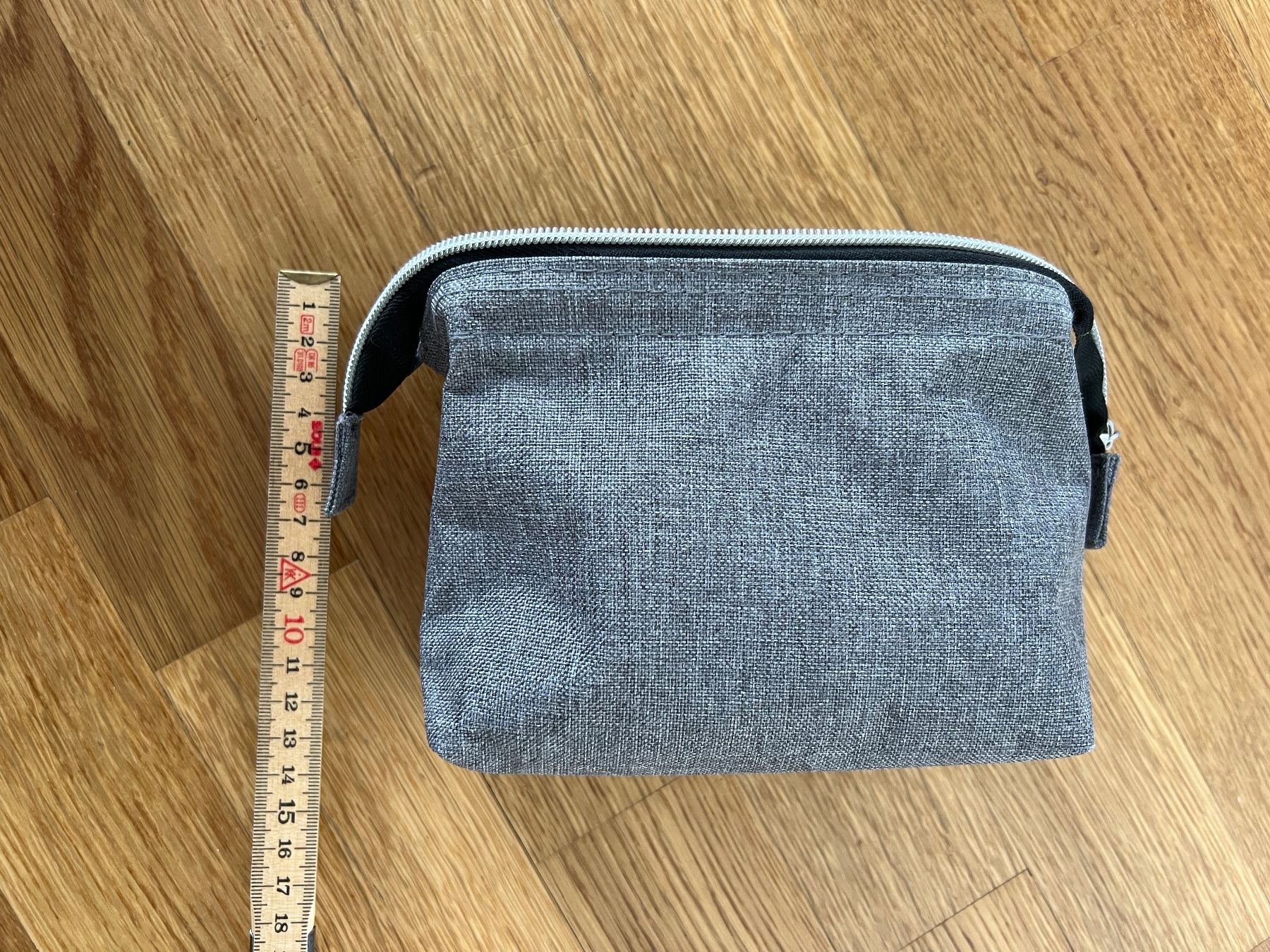 Kosmetikkoffer: Kosmetiktasche, grau – Gebraucht aus Glattpark(Opfikon) von ste_n99y 2