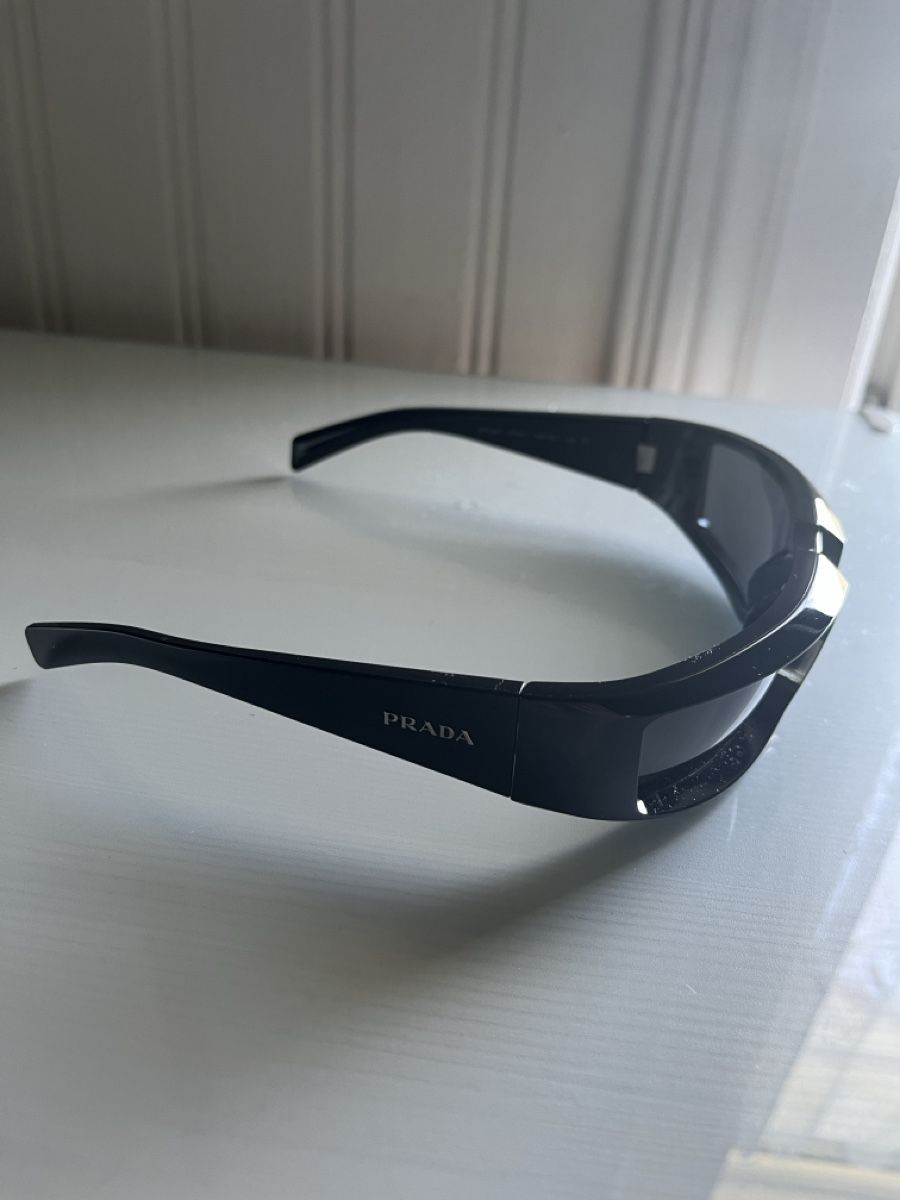 Prada Occhiali & Lenti: Prada Schnelle- Sonnenbrille Schwarz – Nuovo (secondo la descrizione) da Sulgen venduto da jac_hp2g