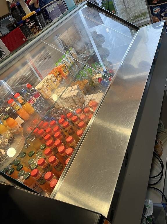 Frigoriferi: Frigo vitrine  – Usato da Pully venduto da yaa_rm7x 1