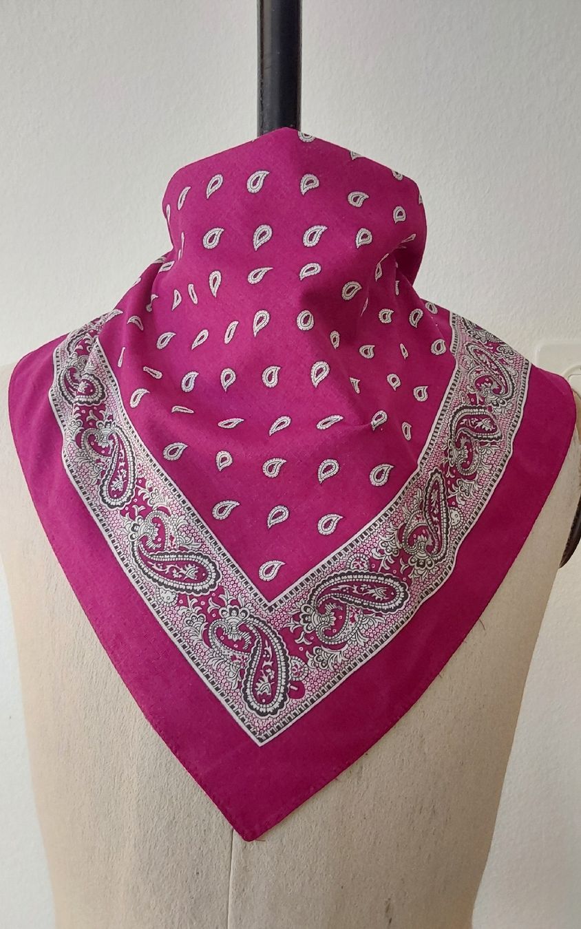 Foulards & écharpes: Tuch Baumwolle quadratisch fuchsia – Neuf (Voir description) à Köniz par scopello12