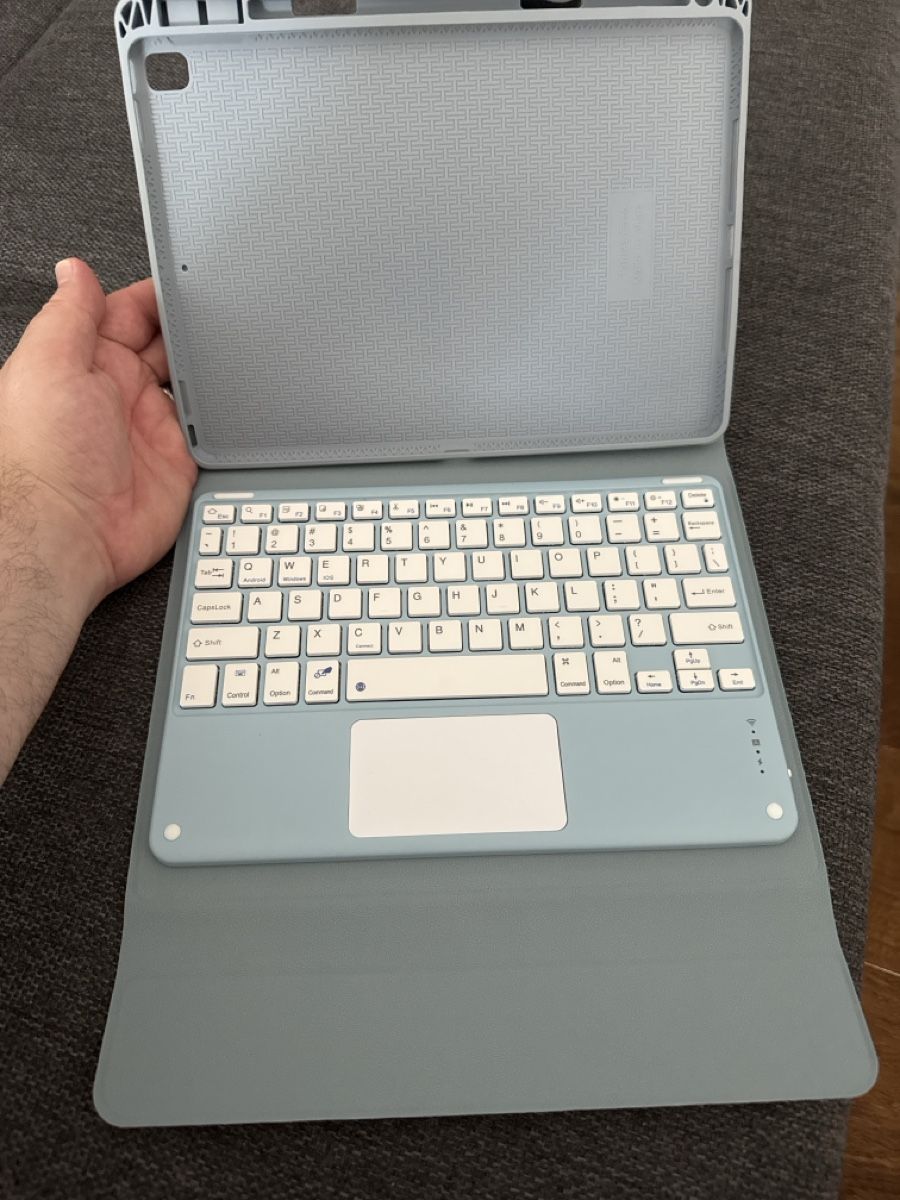 Apple Covers & Borse: Tastatur Schutzhülle mit Touchpad. – Usato da Kaltbrunn venduto da padde