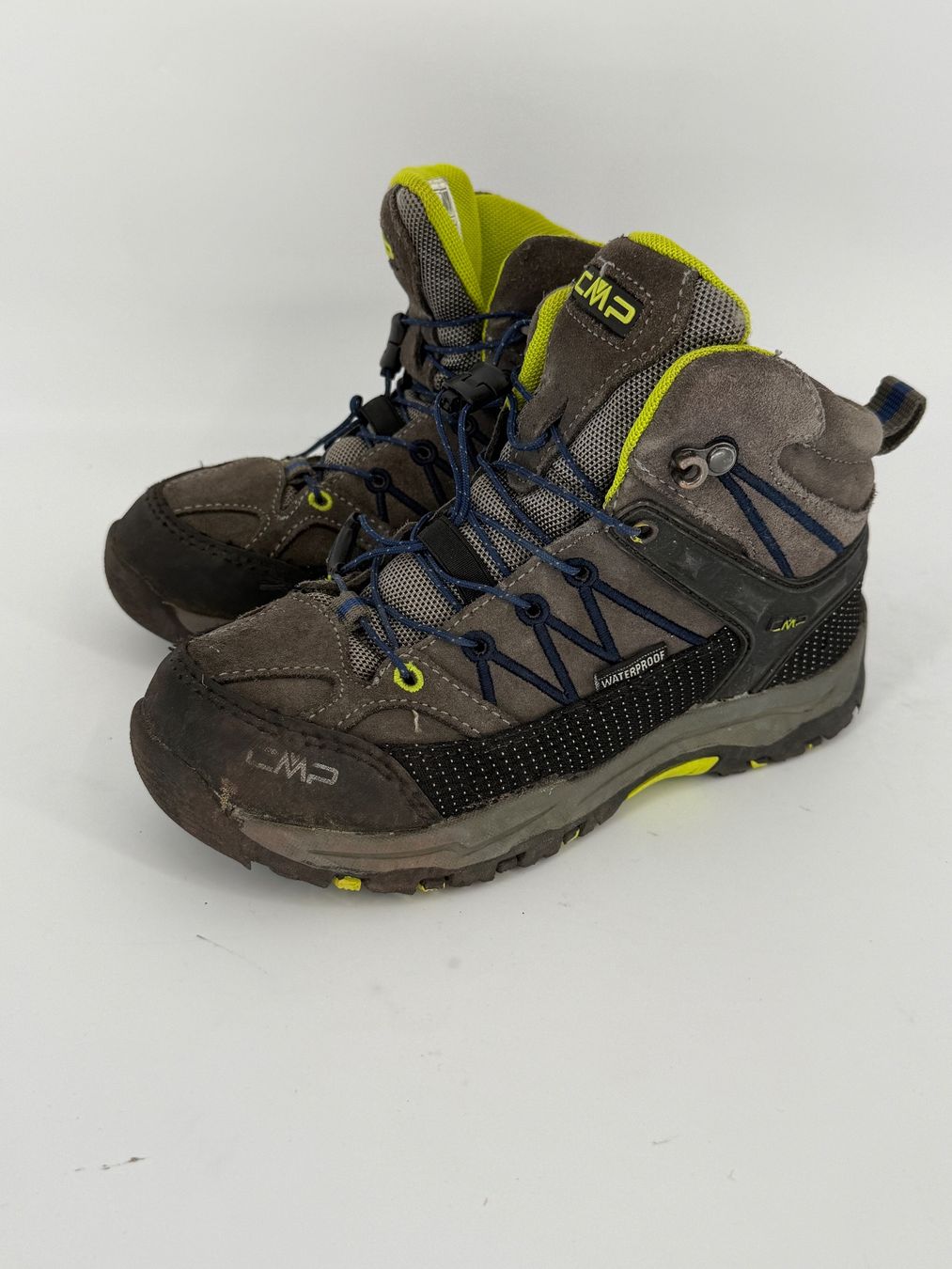 CMP Chaussures garçon: CMP Wanderschuhe Gr. 33 wasserdicht – D'occasion à Auenstein par moin.