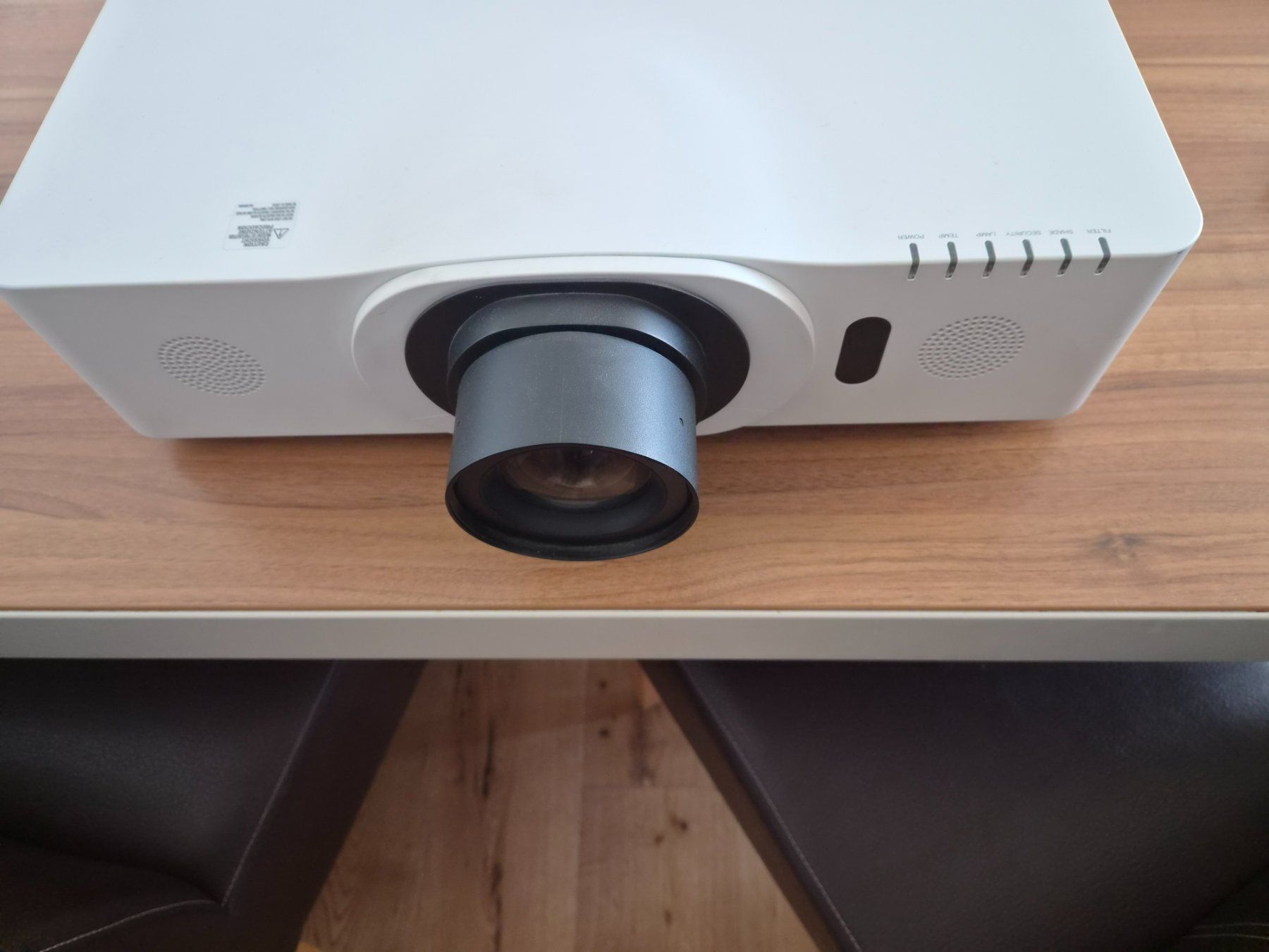 Hitachi Proiettori: Hitachi CP-WX8240 LCD-Projector / Beamer – Usato da Weiach venduto da ZHmakitiAG 3
