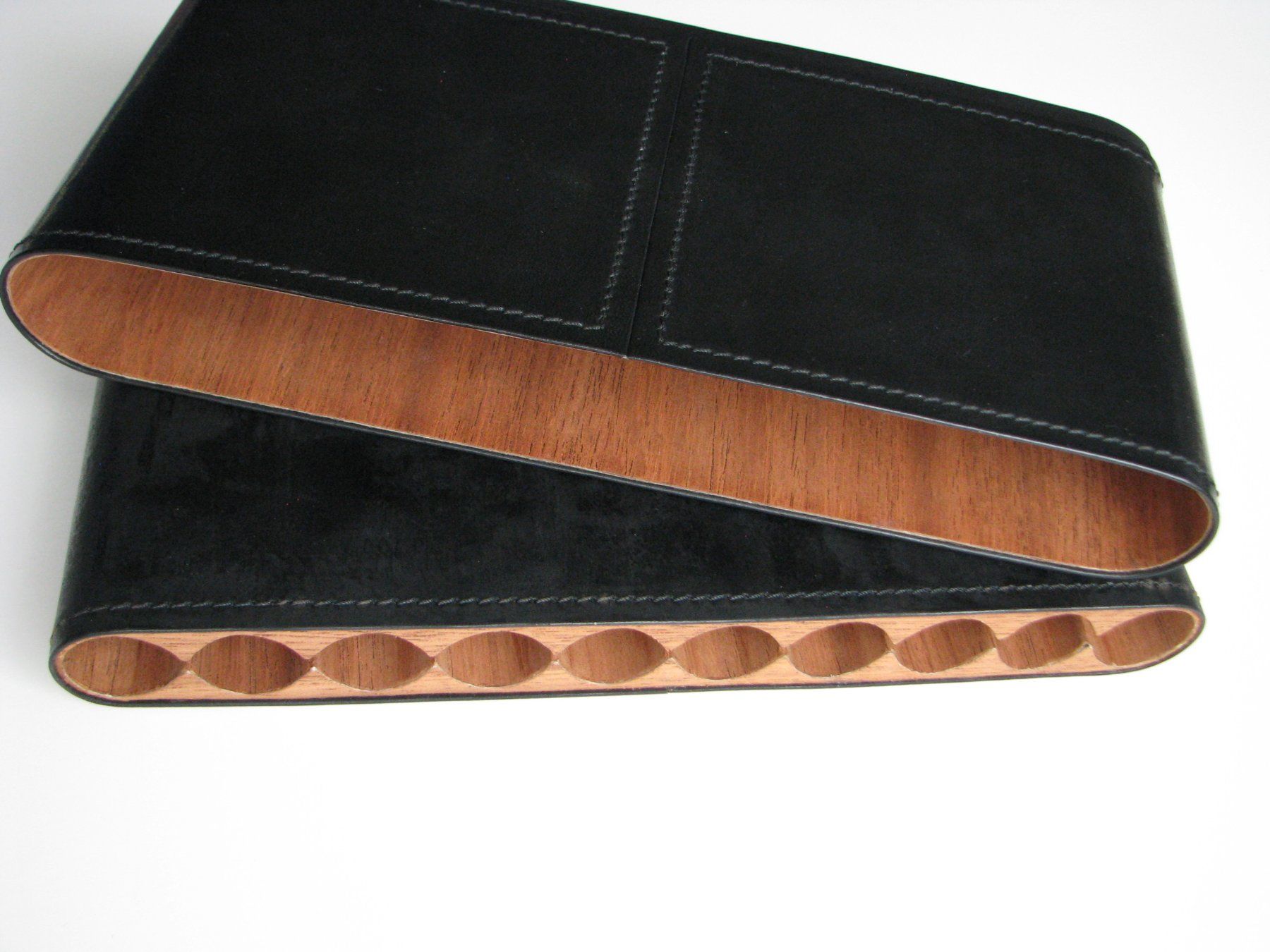 Humidor per sigari: Reisehumidor Leder Zigarrenetui 10er – Nuovo (secondo la descrizione) da Niederbipp venduto da Viti73 1