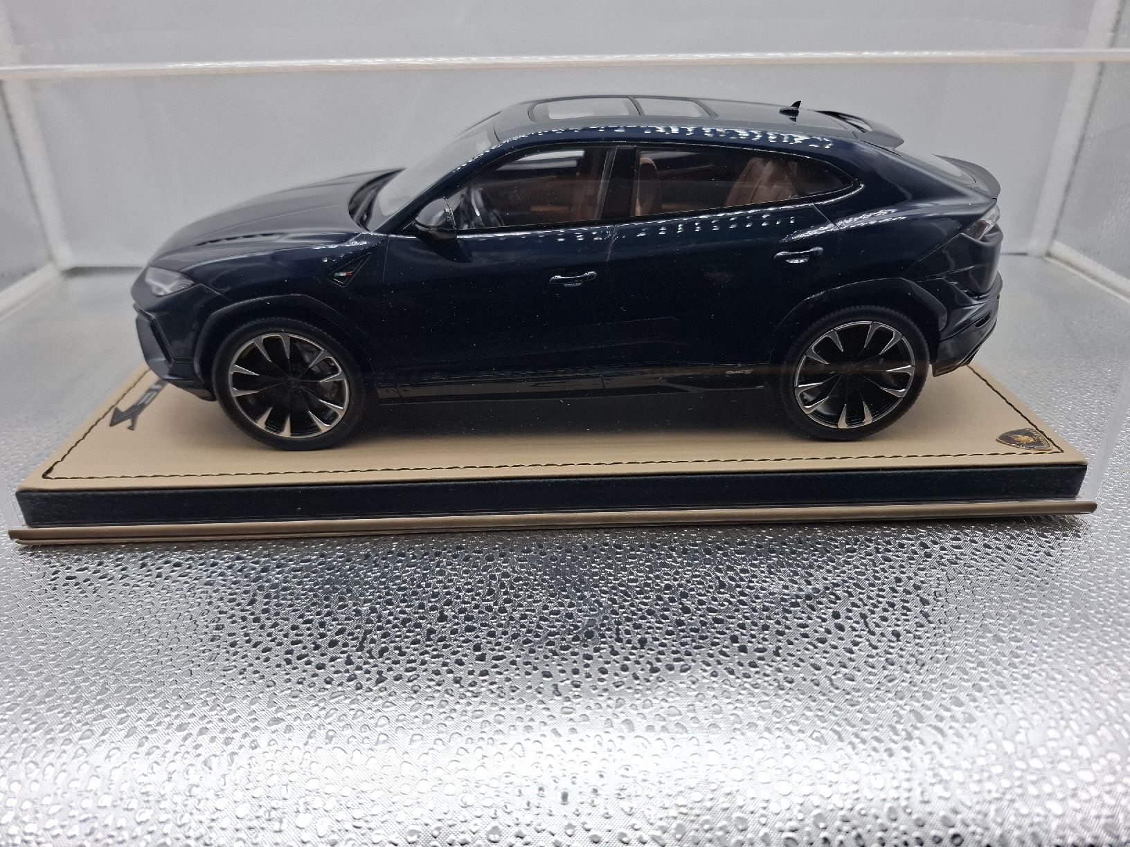 Lamborghini Modellini d'auto: MR Lamborghini Urus S 1:18 – Nuovo e nell'imballaggio originale da Gipf-Oberfrick venduto da Edii45
