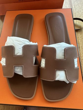 Hermes Oran gold 37