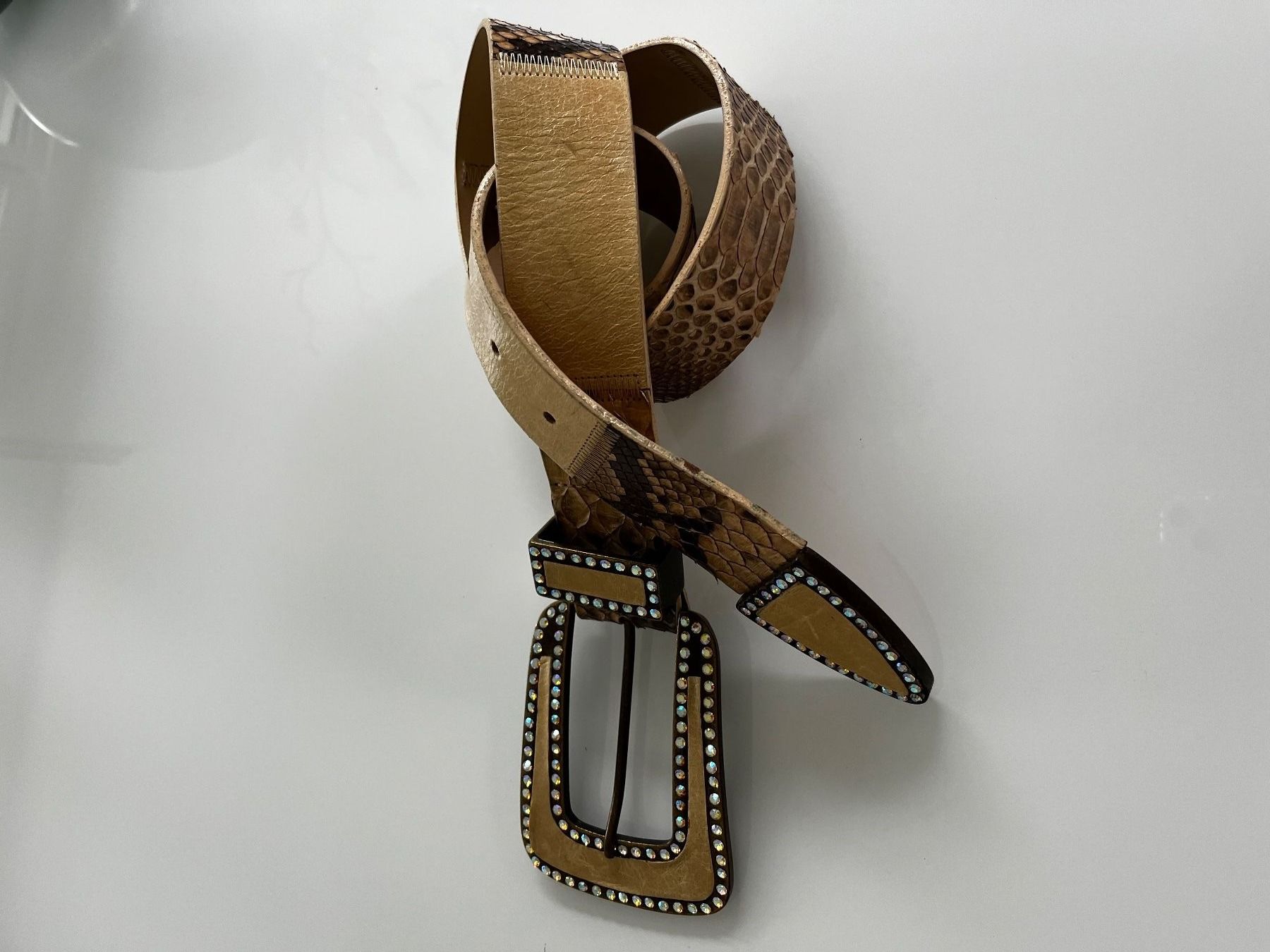 Cinture: Funkelnder Gürtel aus Python Leder Gr. 85 beige – Usato da Gutenswil venduto da Engel163 2