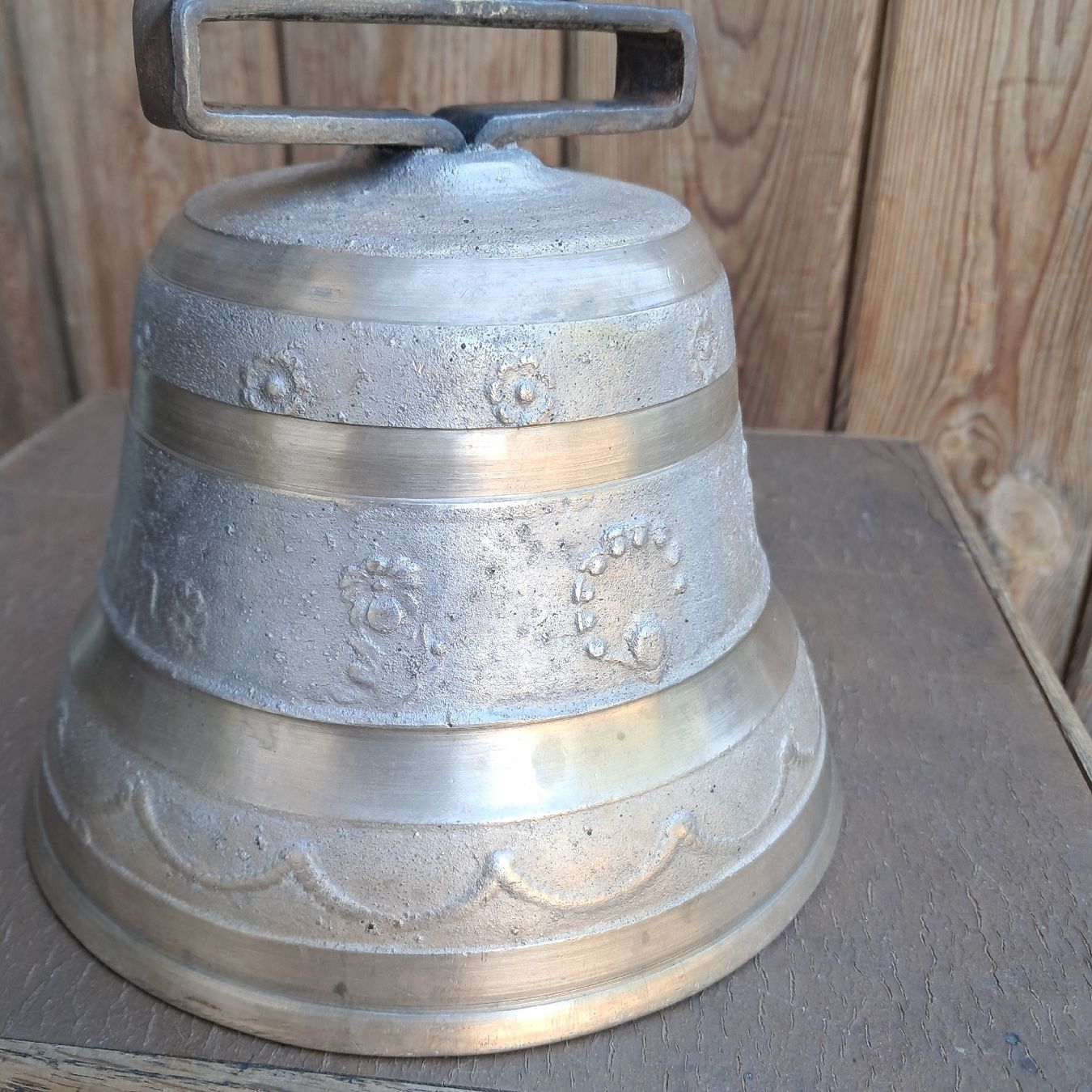 Glocken & Treicheln: Gute Alte Glocke  – Gebraucht aus Murten von SHETHOF 1