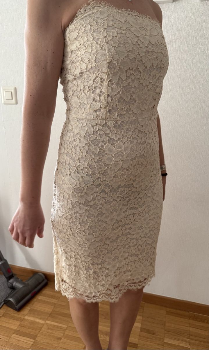 Zara Kleider: Robe dentelle bustier Zara - été élégante M – Neu (gemäss Beschreibung) aus Les Avanchets von NR07