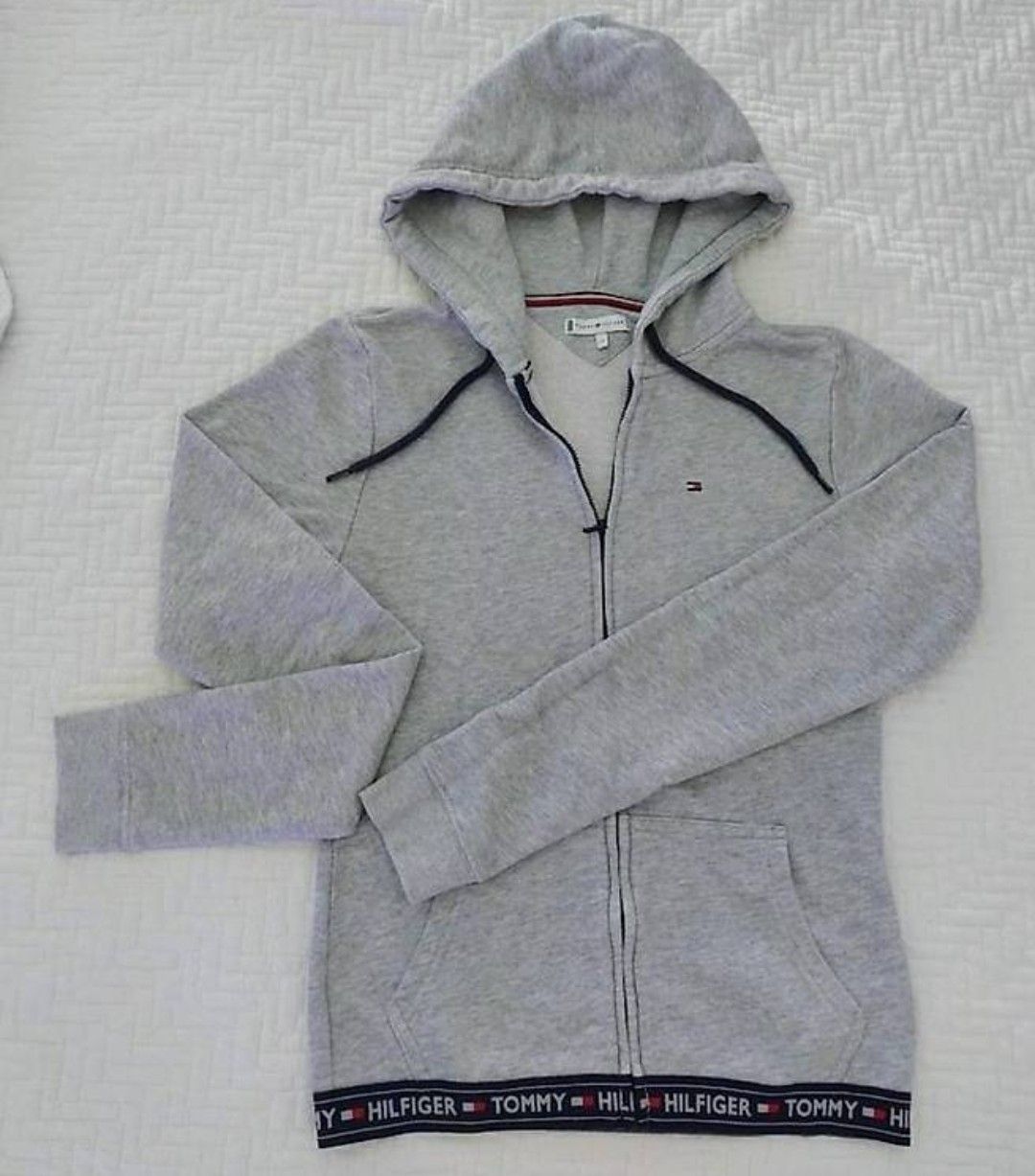 Tommy Hilfiger Kleiderpakete: Tommy Hilfiger Set – Gebraucht aus Zürich von Babadermf