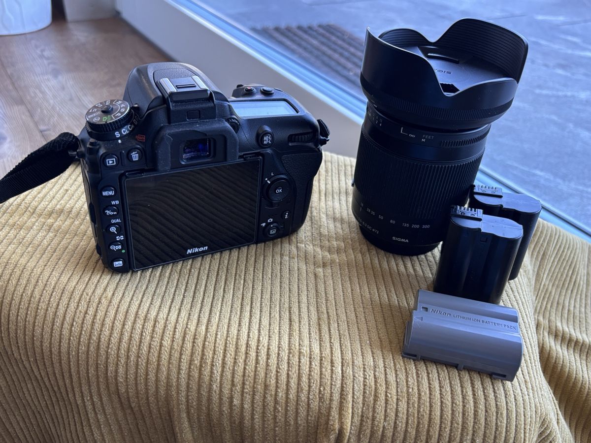 Nikon Fotocamera: Nikon D7500 mit 5 Objektiven – Usato da Flüelen venduto da dieda7 2