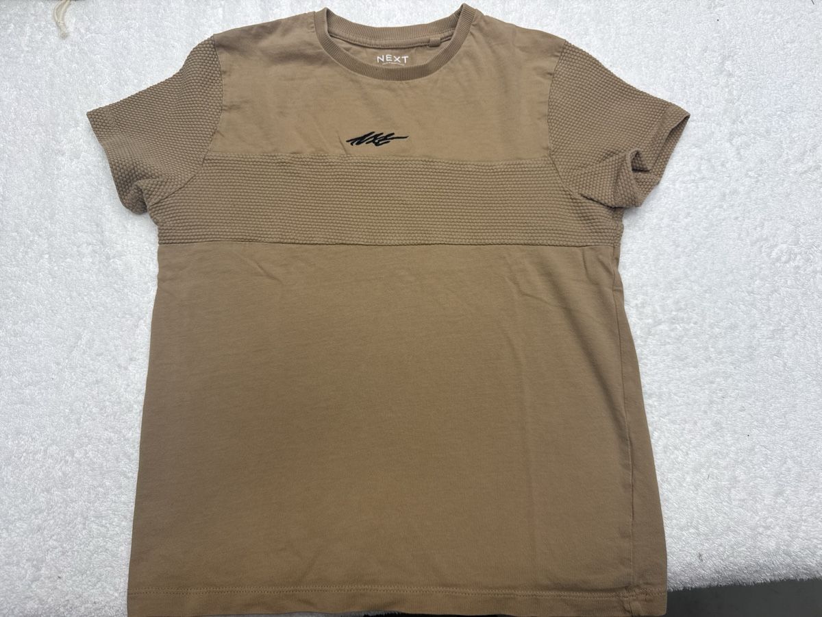 Lotti & Set di vestiti: 2T-shirts Next garçon, taille 8 ans! – Usato da Chenens venduto da anasantos90 2