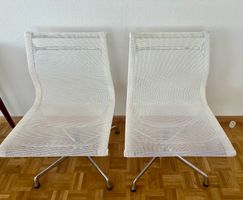 2 Vitra Eames Stühle EA 108 drehbar