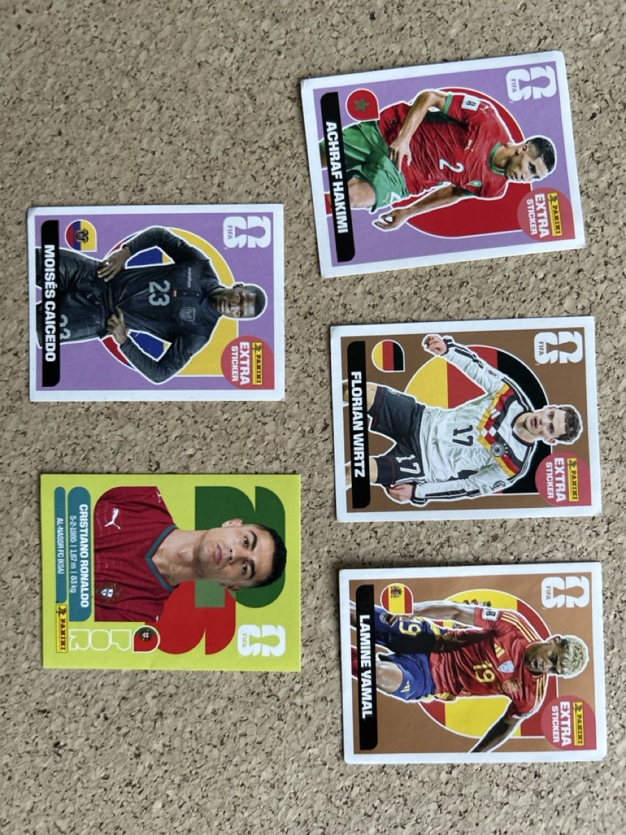 Panini Carte collezionabili: 4 Extra Sticker +1x Ronaldo Sticker – Nuovo (secondo la descrizione) da Stäfa venduto da mcfish78 1