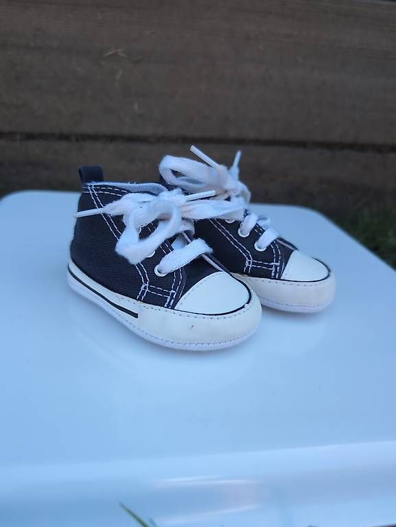 Scarpe per ragazzi: neue Baby-Converse Gr. 17 – Usato da Alberswil venduto da __colafroeschli__