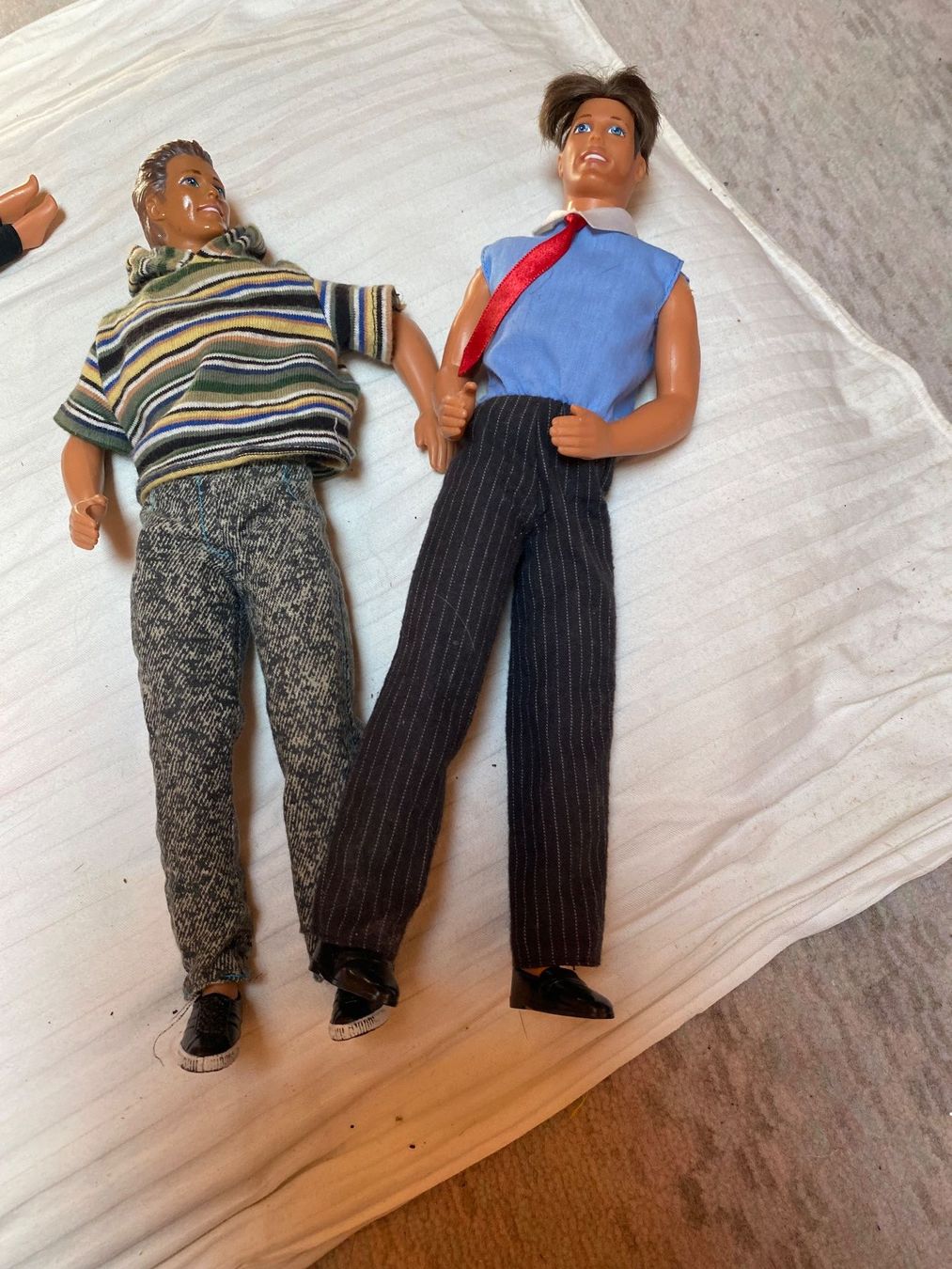 Bambole: 3 Barbies und 2 Ken – Usato da Sulzbach venduto da mar_27 2