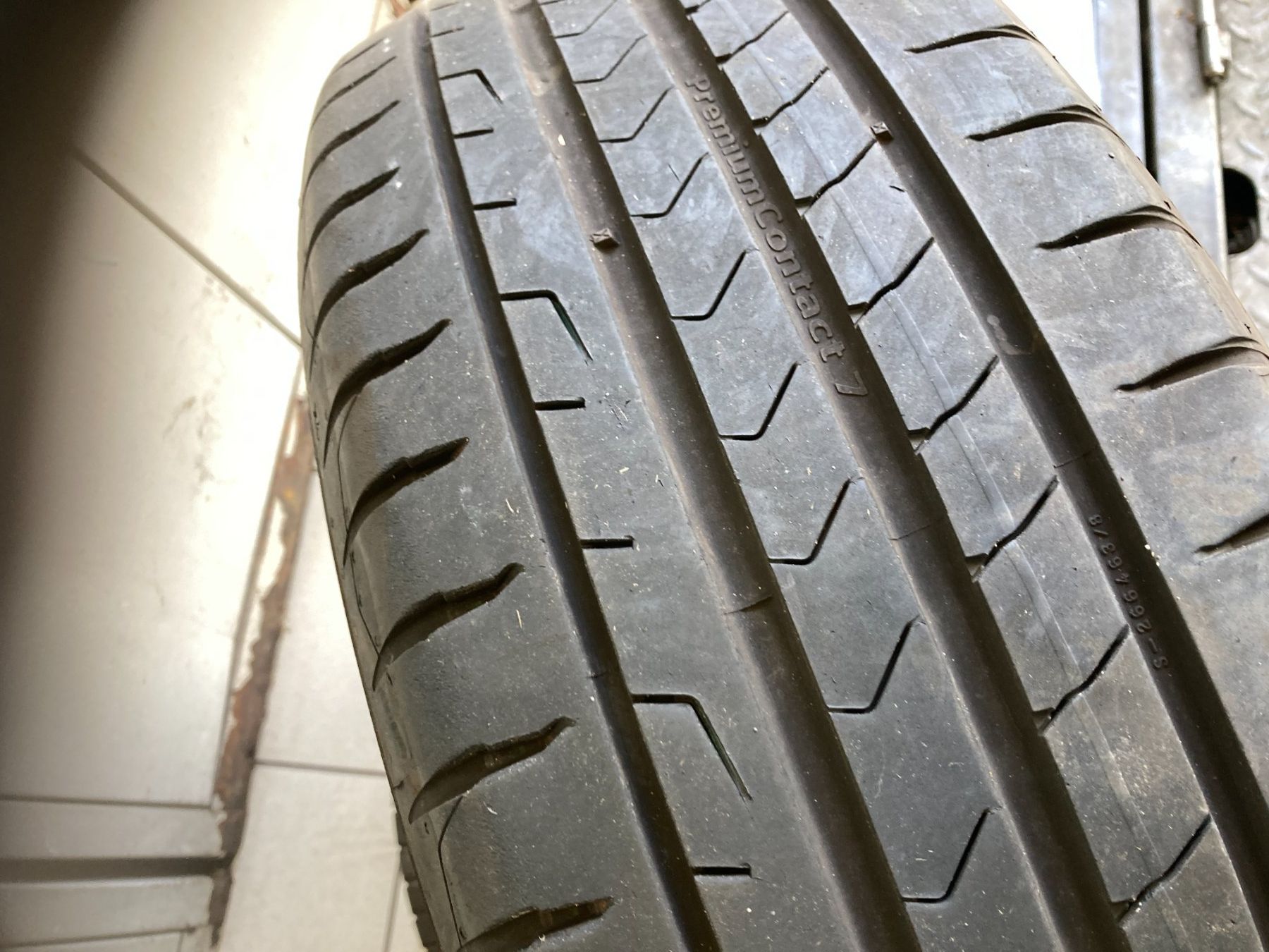 Continental Pneumatici & Ruote complete: 215/65R16 Sommerpneu Continental – Usato da Cham venduto da WB2223 4