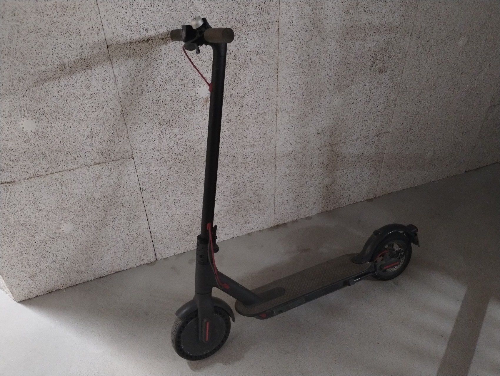 Scooter: Xiaomi Mi Electric Scooter M365 – Usato da Thalwil venduto da mal_7wkz