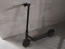 Xiaomi Mi Electric Scooter M365