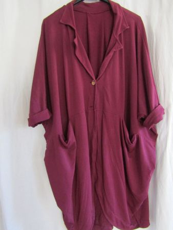Gr. 50/60, weite Jacke Kimonoschnitt/asymmetrisch, Bordeaux