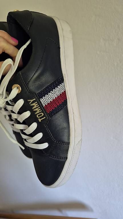 Tommy Hilfiger Damenschuhe: Scarpe Tommy Hilfiger numero 38 – Gebraucht aus Gudo von arl_lgk6 2