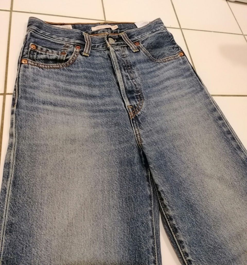 Levi's Jeans: Jeans Levi's W24 L27 – D'occasion à Ste-Croix par Sporchet 2