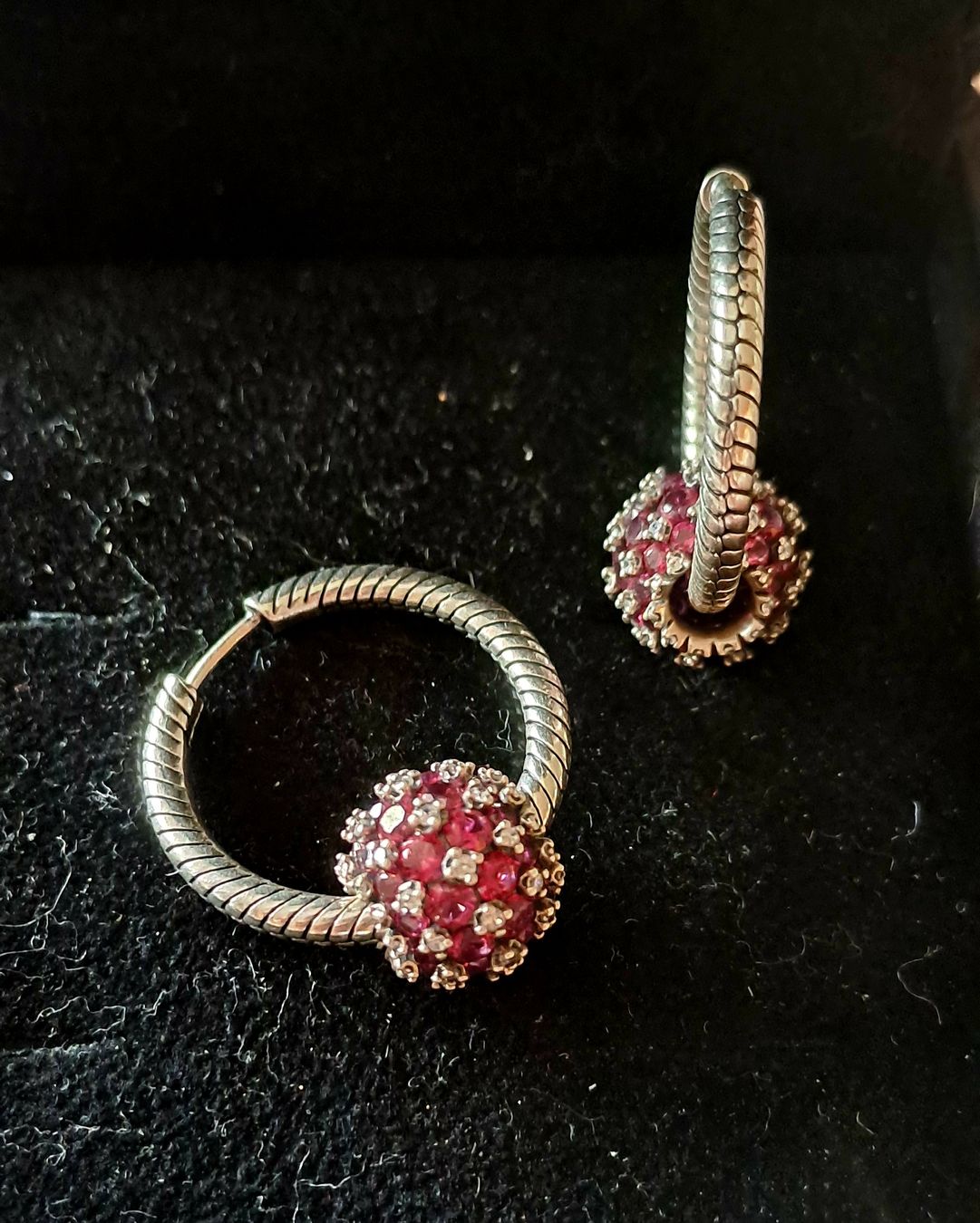 Pandora Orecchini pendenti & Orecchini a lobo: PANDORA Creolen mit CHARMS – Nuovo (secondo la descrizione) da Zürich venduto da cla_pb5j