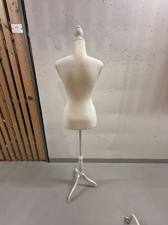 Equipement de magasin & Foires: Schneiderpuppe Mannequin weiss – D'occasion à Arbon par Mell73 2