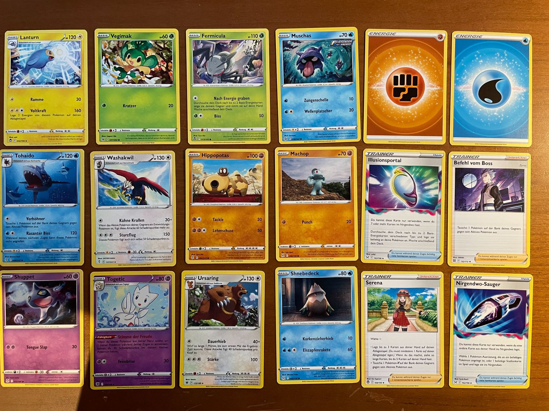 Pokémon Carte collezionabili: Pokemon Karten Set (Versand gratis) – Nuovo (secondo la descrizione) da Chur venduto da Angerson