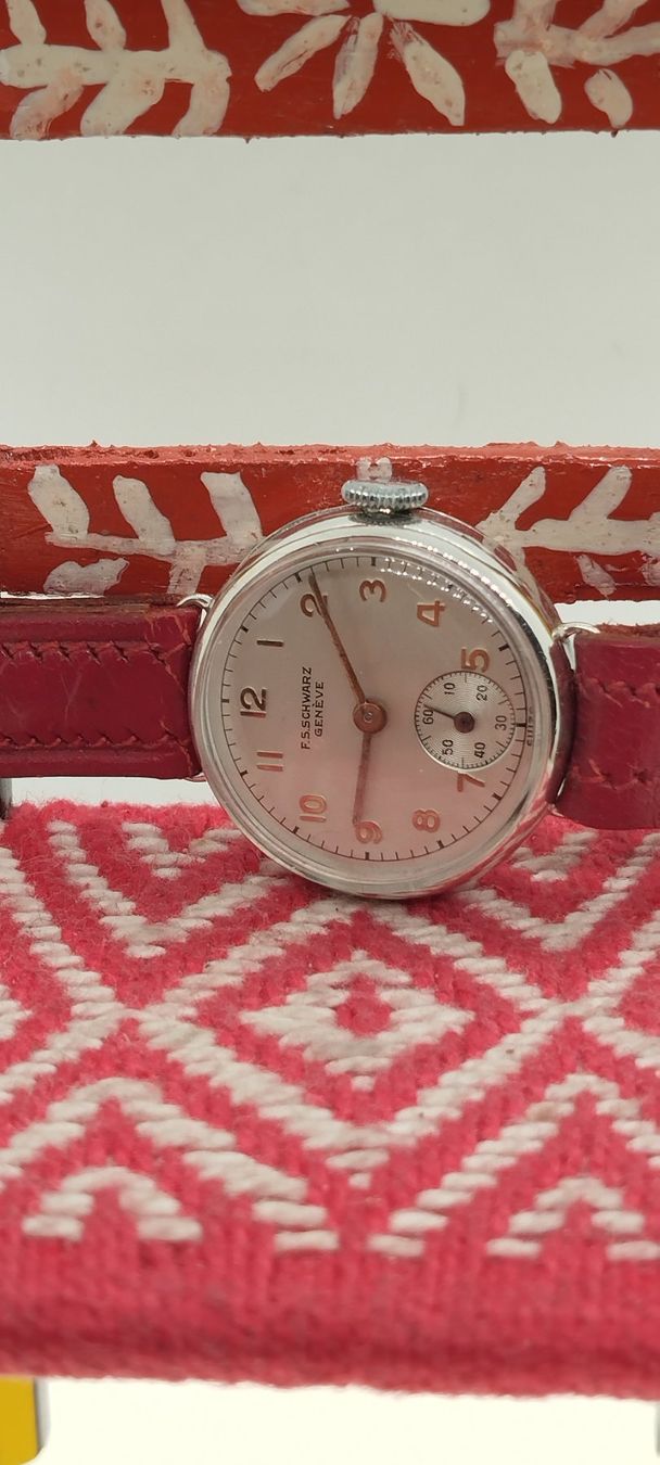 Orologi: Montre en argent Schwartz Genève – Usato da La Chaux-de-Fonds venduto da jac_9llg 2