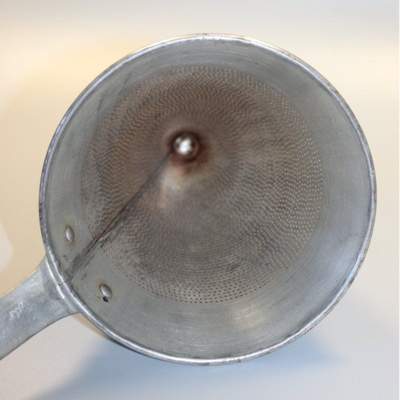 Elettrodomestici da cucina: altes Alu-Spitzsieb / vintage, rar – Usato da Weggis venduto da daisyflower 1