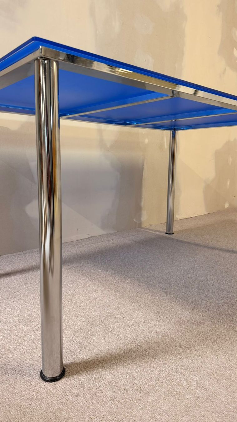 Tavoli: Blauer Esstisch aus Glas mit Chromfüssen – Usato da Rickenbach ZH venduto da Der-Insider 3