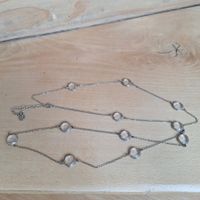 Hübsche Kette, toll zum Kombinieren