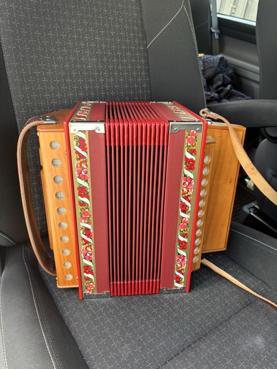 Strumenti musicali: Stalder Schwyzerörgeli Ton B – Usato da Horw venduto da Oergeli0074 3