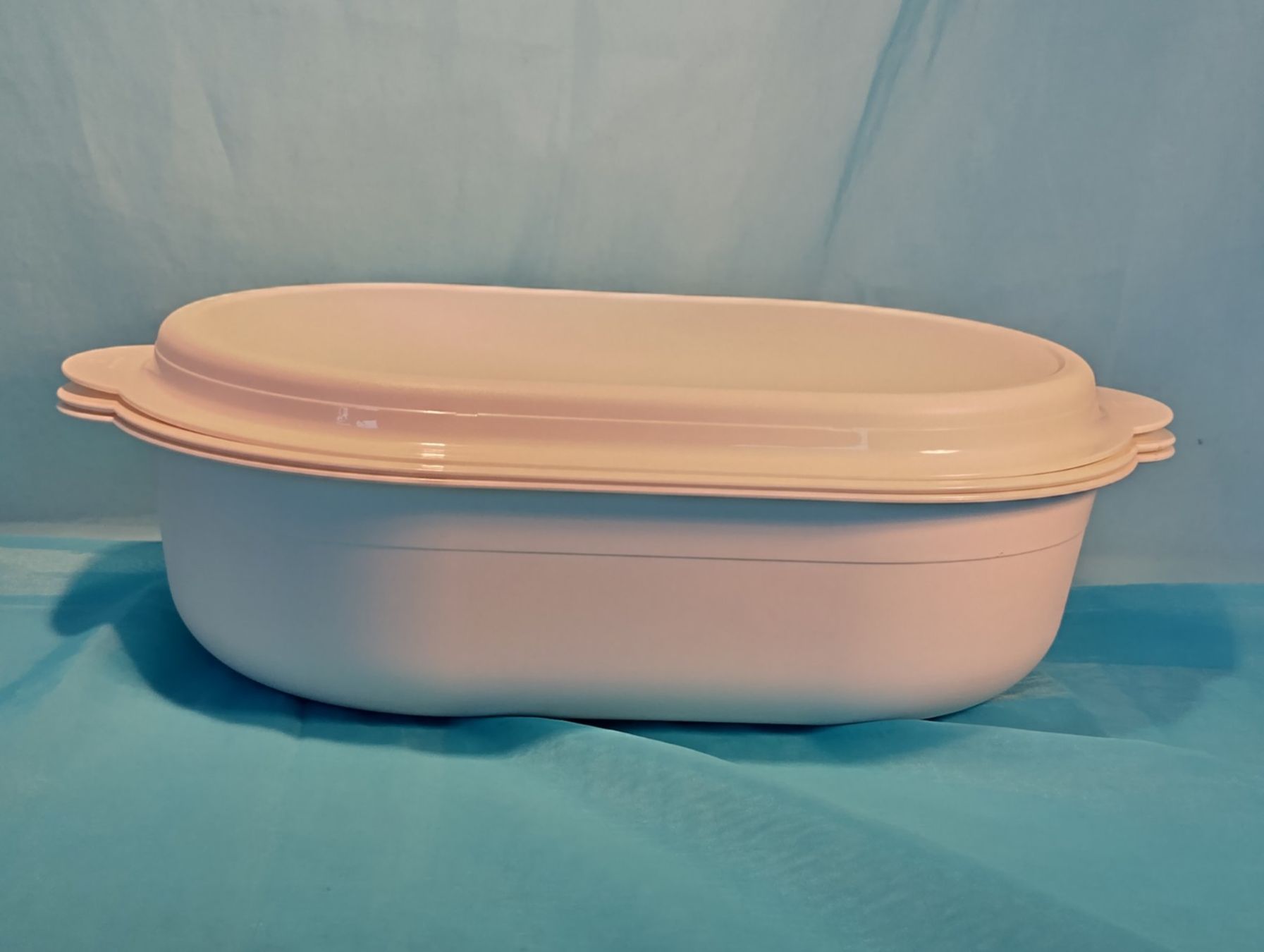 Tupperware Recipients et similaires: Tupperware oval Server mit Sieb, 4L. weiss – D'occasion à Bellach par JingleCherry