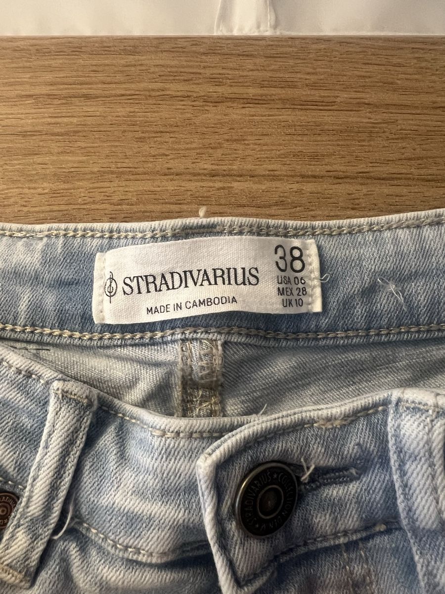 Stradivarius Jeans: Stradivarius Jeans Schlaghose Gr. 38 Hellblau – Usato da Zürich venduto da gabrielabaz 1
