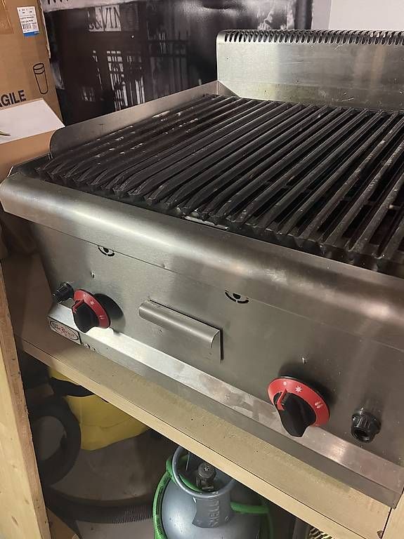Grills: Lavastein-Grill – Gebraucht aus Widnau von ladolcevita02