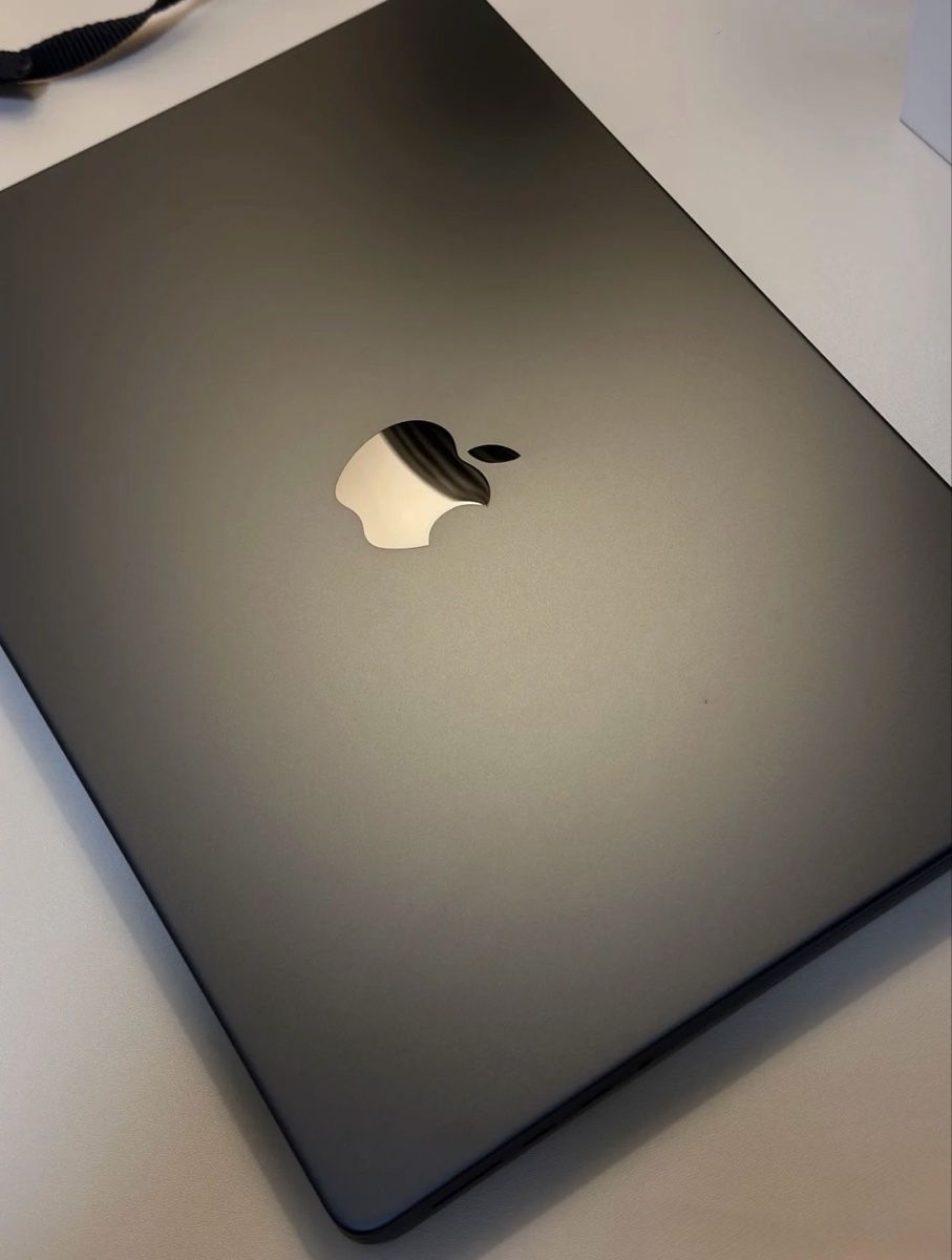 Apple Portables: MacBook Pro 14-inch M4 – Neuf (Voir description) à Sorens par purpureta 1