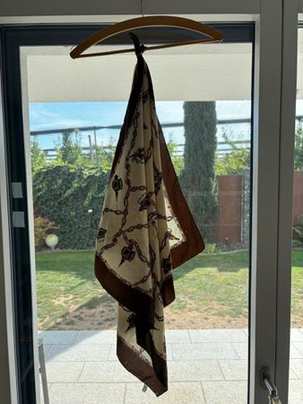 Tuch quadratisch braun beige mit Kettenmuster