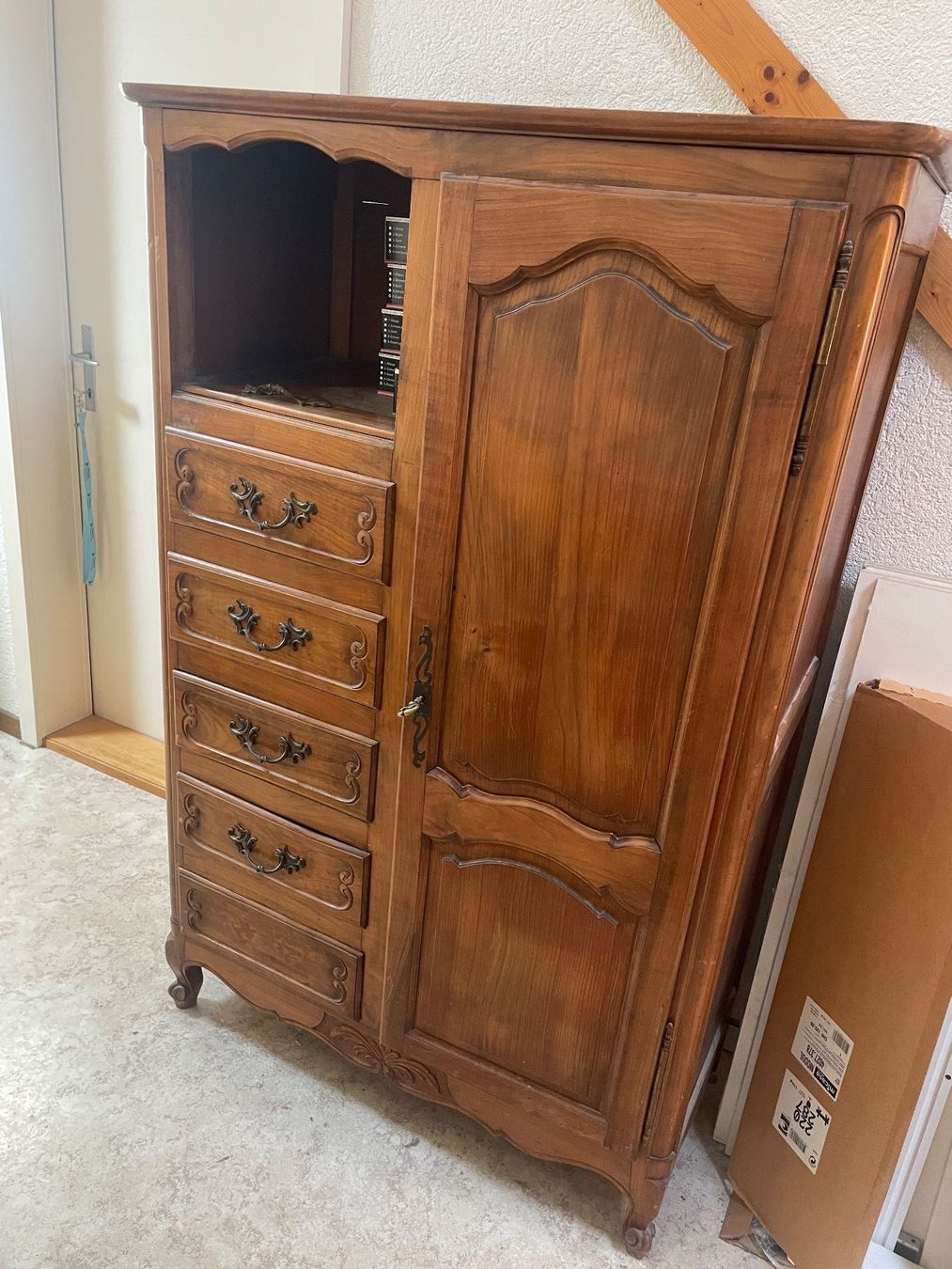 Armadi: Schöner antiker Schrank – Usato da Volketswil venduto da rubin74 2